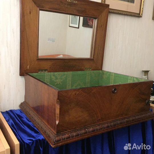 Антикварный ларец для хранения бумаг