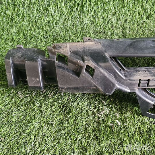 Решетка в бампер центральная BMW F20 1-serie