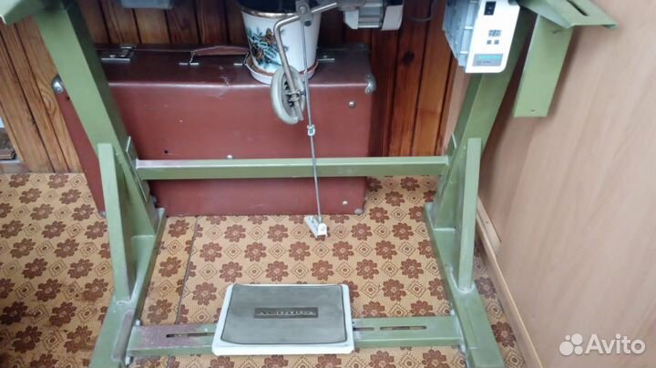 Промышленная швейная машина typical