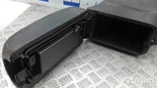 Подлокотник центральный citroen C-crosser (AML31IX