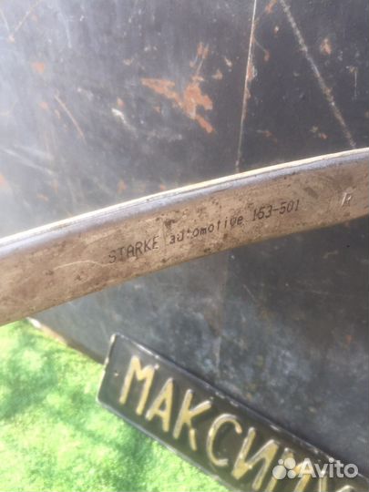 Правый Кулак Audi A6 C5/ Passat B5