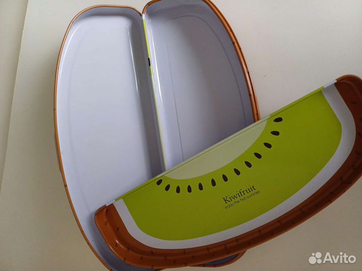 Пеналы mentos,kiwi