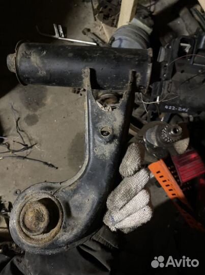 Рычаг передний левый верхний Mercedes W210