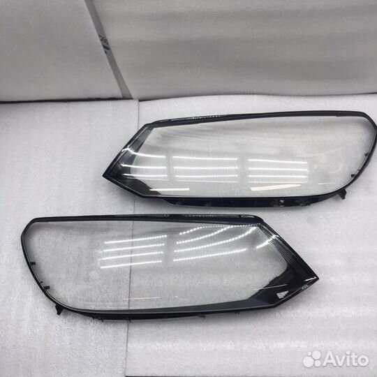 Стекло фары Volkswagen Touareg NF правое