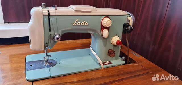 Швейная машина LADA 237-1 (Чехословакия)