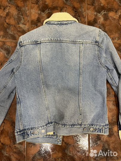 Джинсовая куртка levis