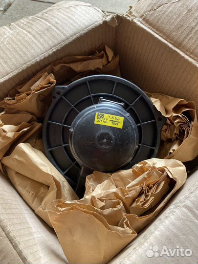 Моторчик печки салона Ssangyong motor 6813021030