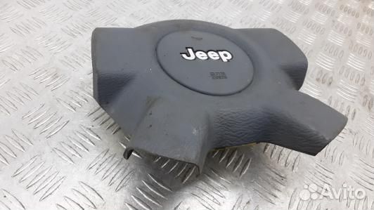 Подушка безопасности водителя jeep liberty KJ (10V08J301)