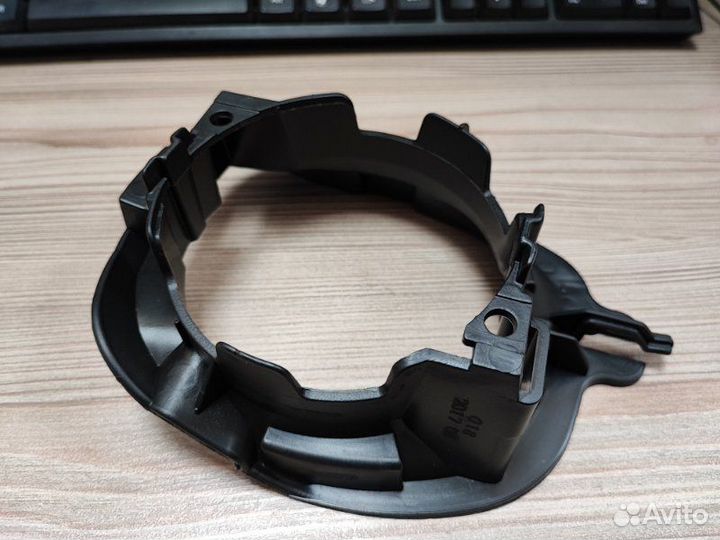 Кронштейн птф передний левый Renault Sandero 1