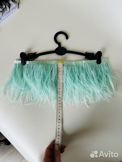 Перья страуса на ленте