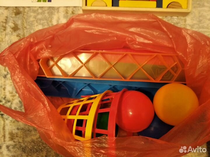 Пазлы деревянные и кубики