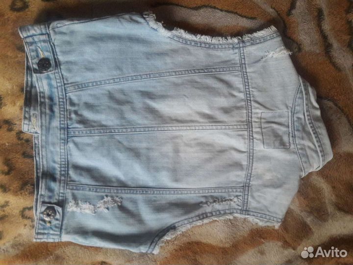 Джинсовая жилетка