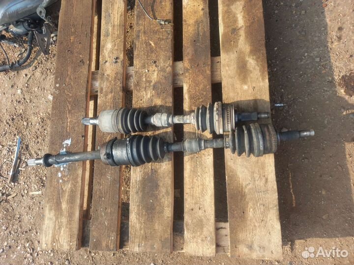 Привод шрусс граната Nissan Avenir