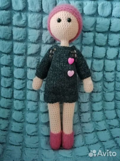 Вязаная кукла ручной работы
