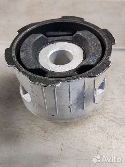 Сайлентблок подрамника VW Туарег Audi Q7 Cayenne