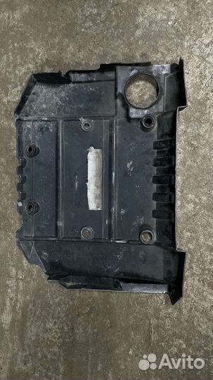 Крышка двигателя Mitsubishi galant 8 4g94