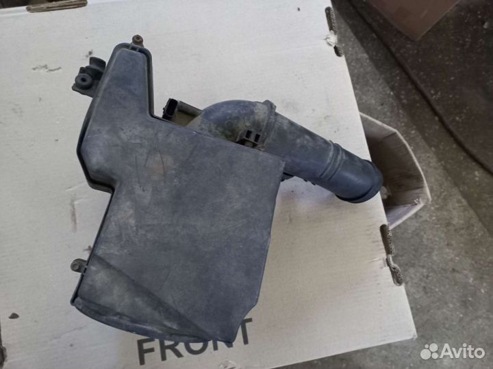 Корпус фильтра Ford Focus 2008