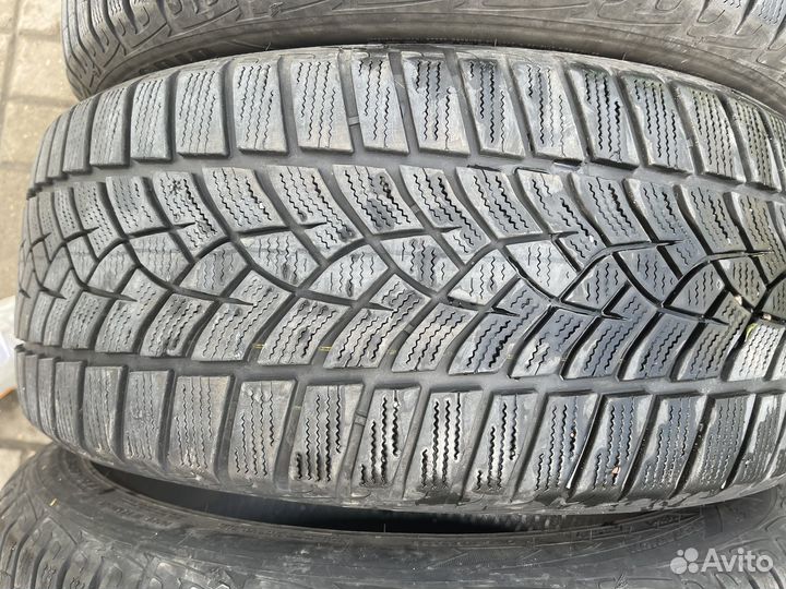 Goodyear UltraGrip 8 Performance 225/45 R19