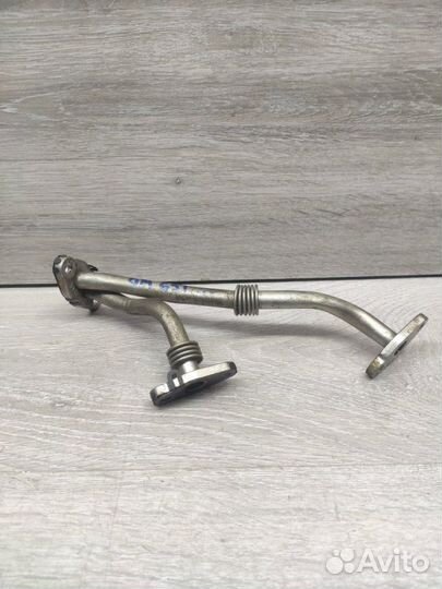 Трубка подачи масла в турбину Mercedes ом651