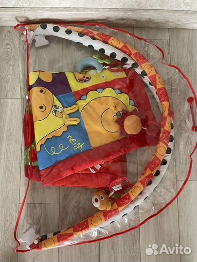 Развивающий коврик для малыша