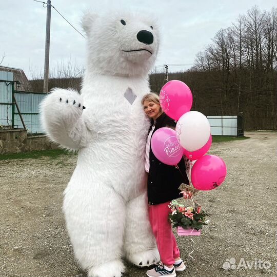 Белый мишка и Чебурашка поздравление