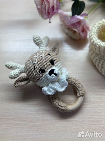 Погремушка и пинетки подарочный набор