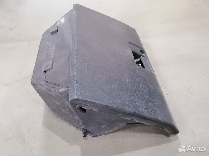 Бардачок Mazda 323 BF 1.5 E5 1980-1989