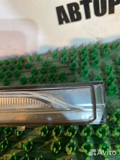 Повторитель поворота передний правый Kia Optima 4