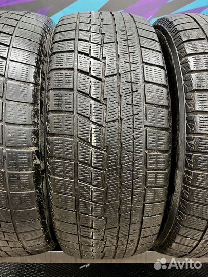 Yokohama Ice Guard IG60 215/55 R17