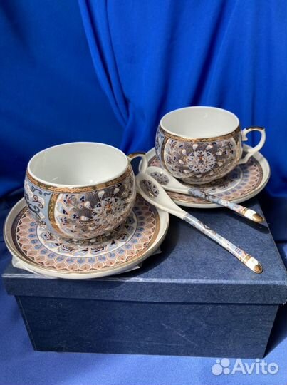 Набор из двух чашек с блюдцем и ложечкой