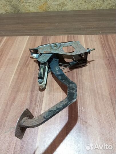 Педаль сцепления Toyota land cruiser 100 99