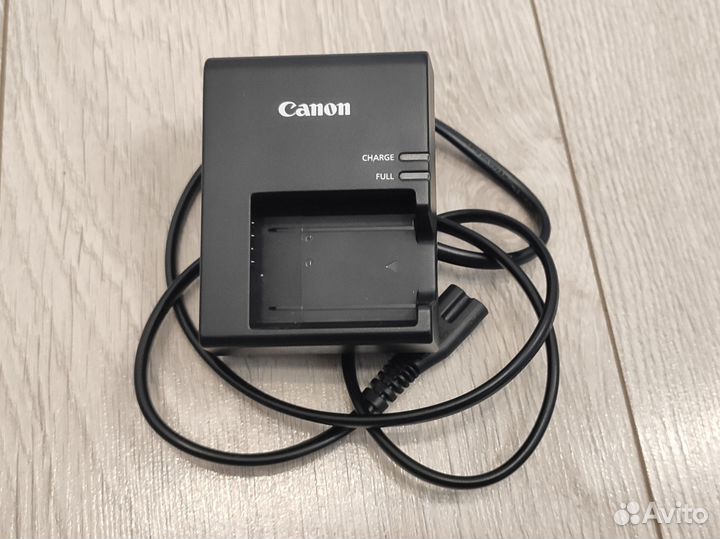 Зарядное устройство Canon LC-E10E