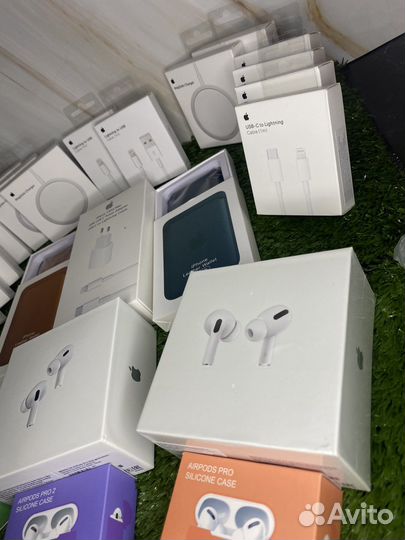 Зарядки на iPhone и блок адаптер