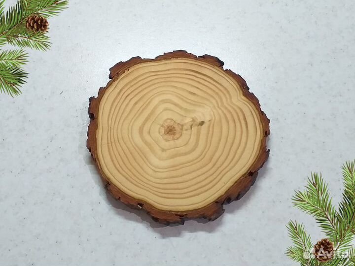 Подставка под горячее из спилов дерева