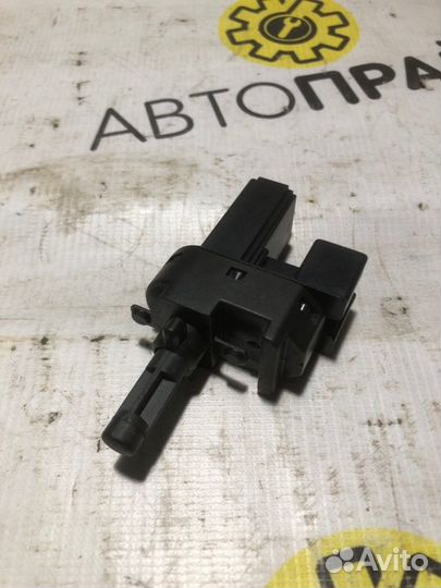 Датчик педали сцепления Ford Focus 2 sida 1.6 2008