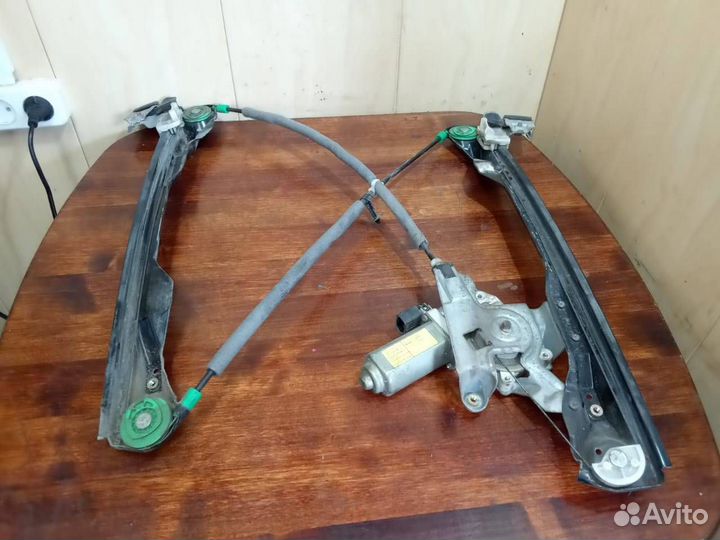 Стеклоподъемник передний правый FordFocus1