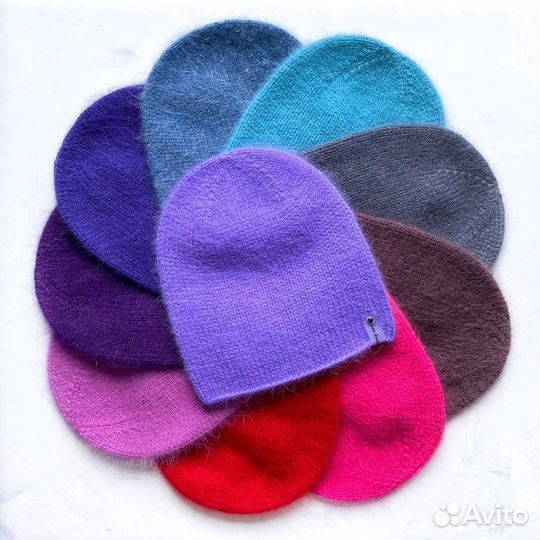 Пушистая вязаная шапка бини ручной работы