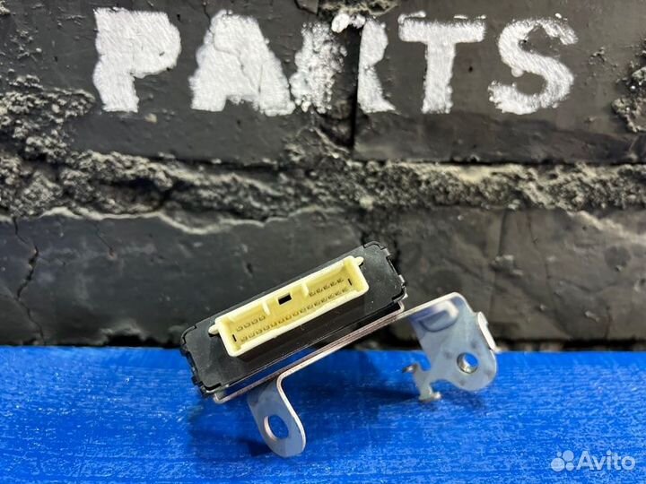 Блок электронный Toyota Camry AVV50-1002911 2arfxe