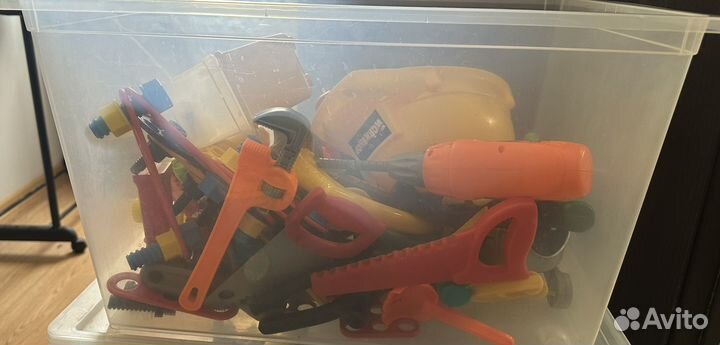 Продам ящик с инструментами