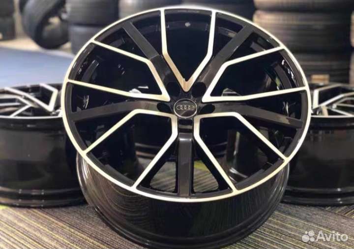 Комплект оригинальных дисков audi q7,q8 r22