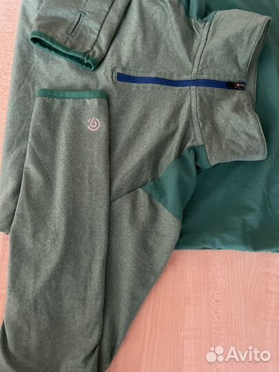 Спортивный лонгослив 