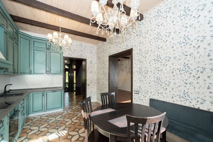 Дом 247,2 м² на участке 9,1 сот.