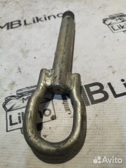 Крюк буксировочный Mercedes W221 Rest