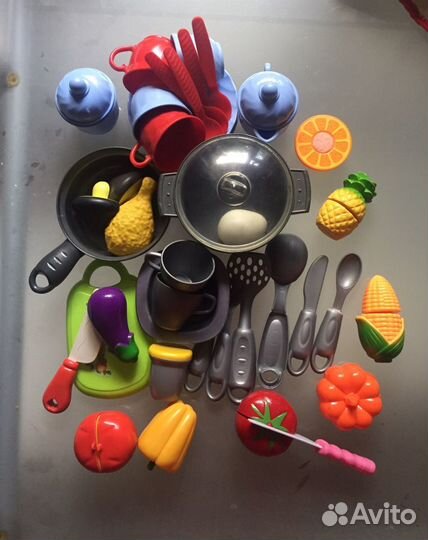 Игрушечная кухня zanussi (чемодан)