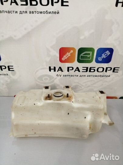 Бачок омывателя Mitsubishi Pajero 2 поколение 4M40