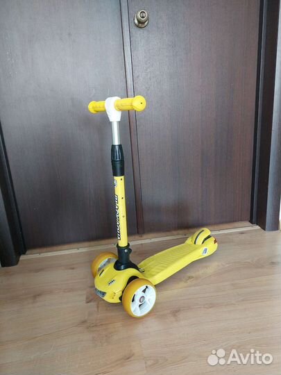 Самокат black aqua со светящ. колёсами