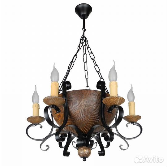 Люстра колесо от телеги с элементами ковки