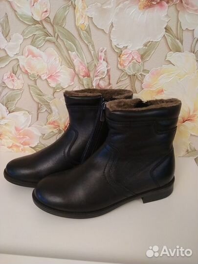 Фирменные зимние полусапожки полностью натуральные