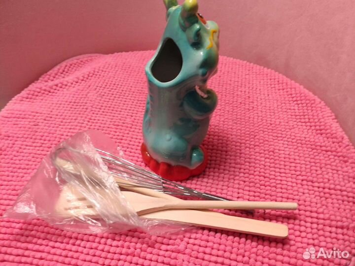 Подставка, с деревянными лопатками