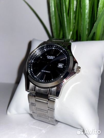 Наручные часы Casio quartz